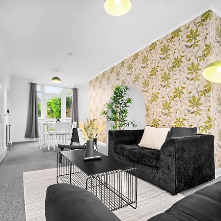 Stylish 3 Bedroom House - Parking - Garden - Great Barr - Netflix - Rated -121j Birmingham